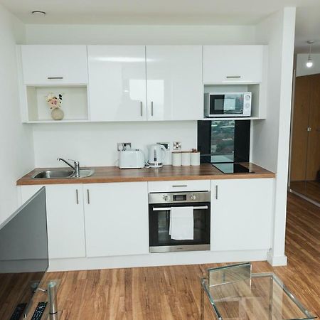 Studio Apartments Free Street Parking Subject To Availability مانشستر المظهر الخارجي الصورة