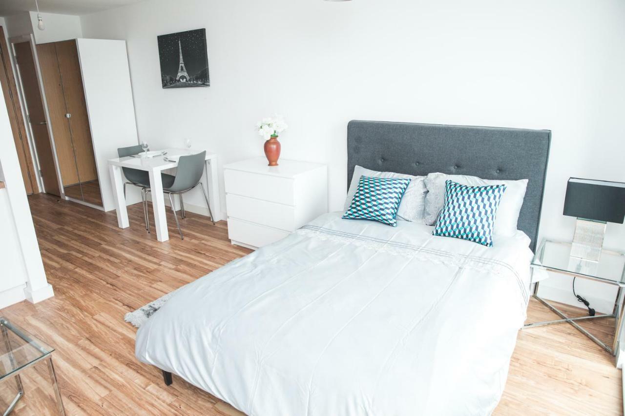 Studio Apartments Free Street Parking Subject To Availability مانشستر المظهر الخارجي الصورة