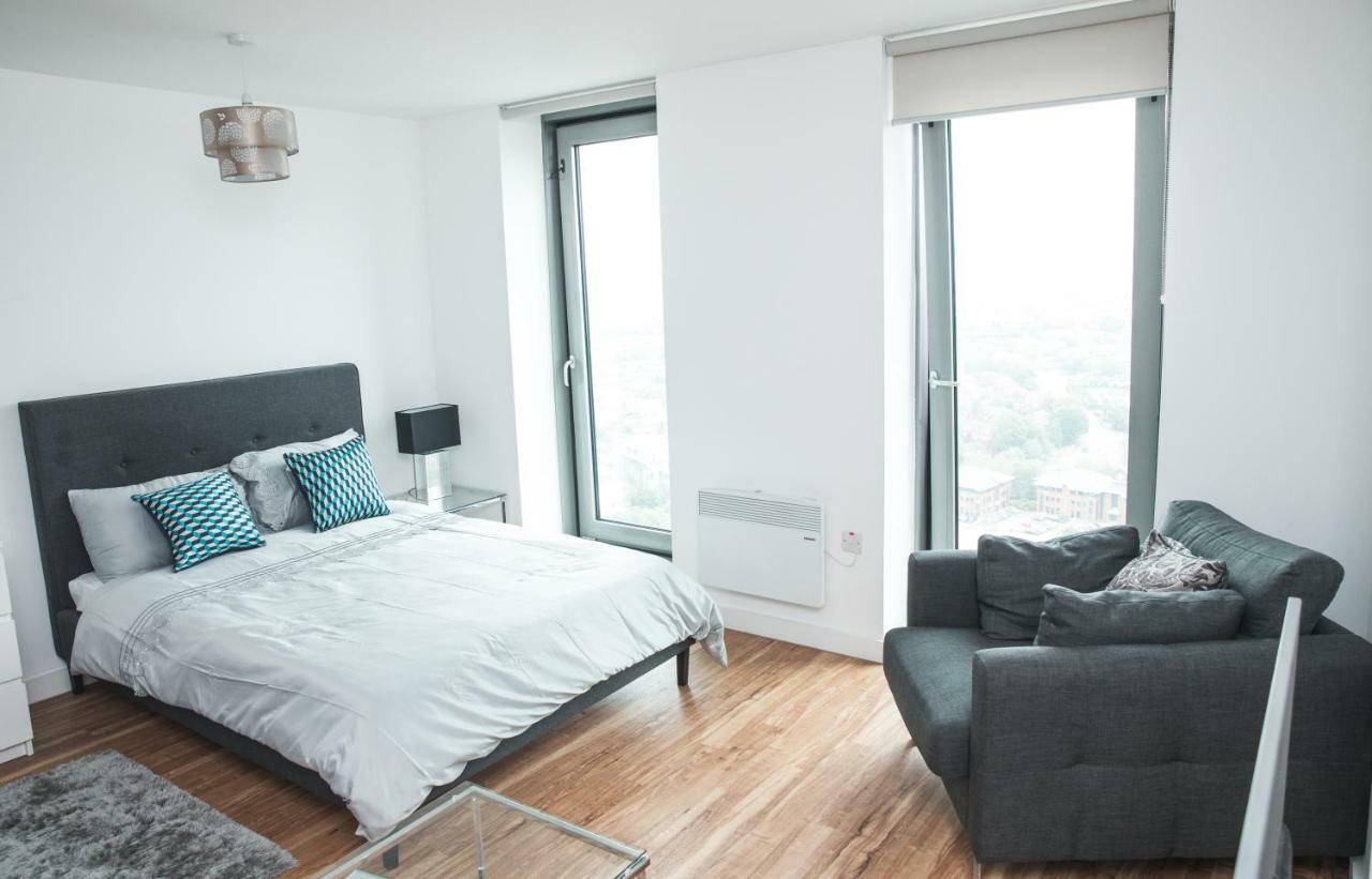 Studio Apartments Free Street Parking Subject To Availability مانشستر المظهر الخارجي الصورة