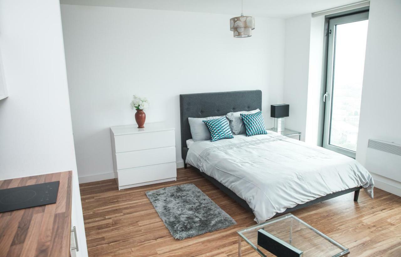Studio Apartments Free Street Parking Subject To Availability مانشستر المظهر الخارجي الصورة