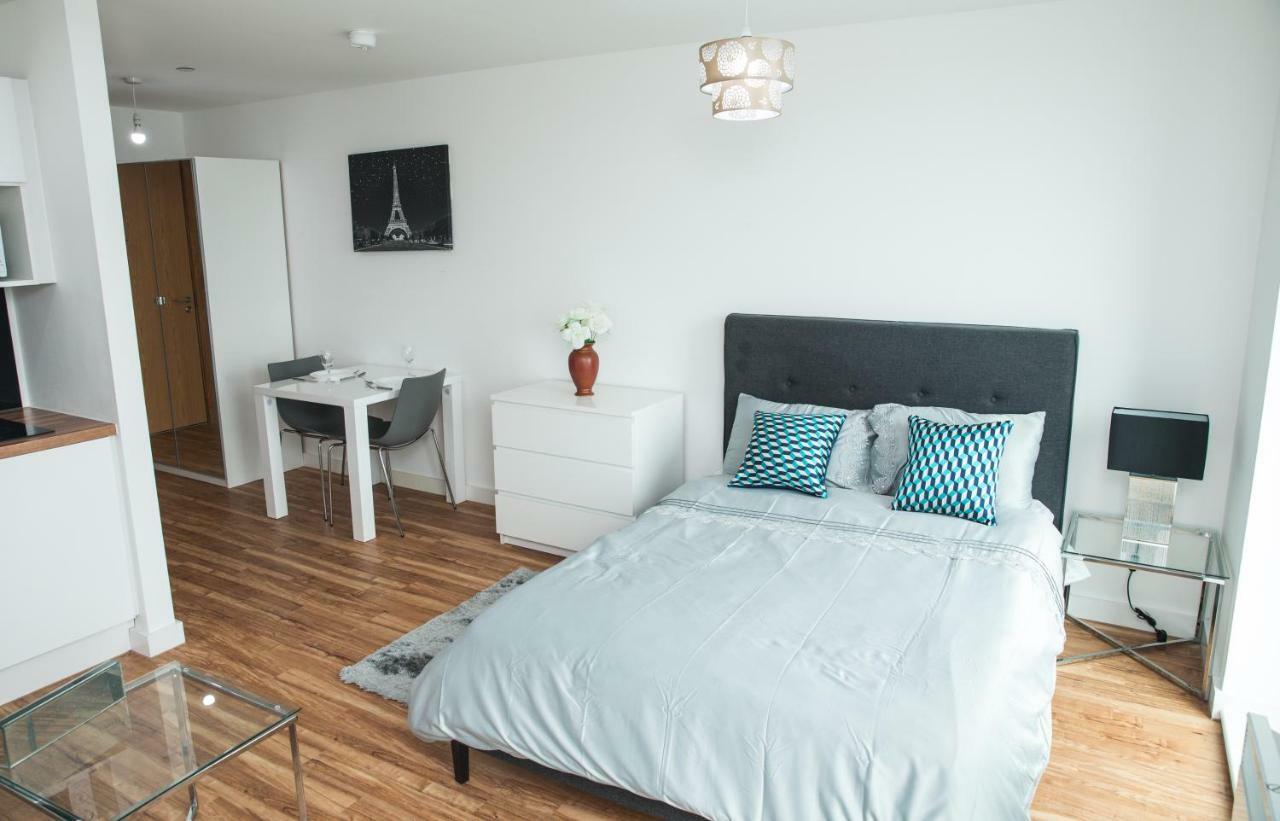 Studio Apartments Free Street Parking Subject To Availability مانشستر المظهر الخارجي الصورة