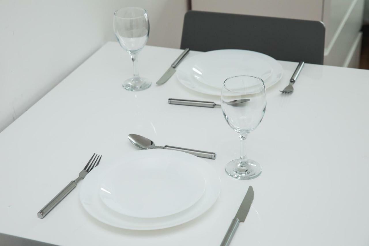 Studio Apartments Free Street Parking Subject To Availability مانشستر المظهر الخارجي الصورة