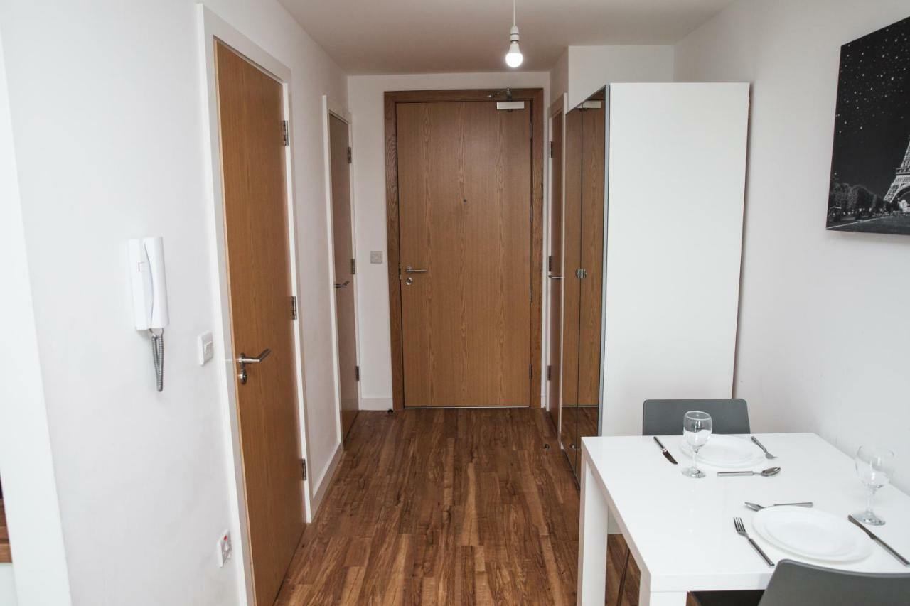 Studio Apartments Free Street Parking Subject To Availability مانشستر المظهر الخارجي الصورة