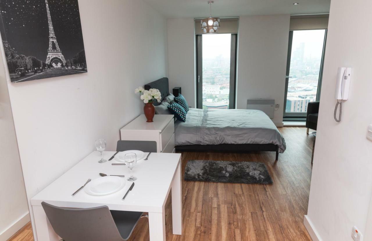 Studio Apartments Free Street Parking Subject To Availability مانشستر المظهر الخارجي الصورة