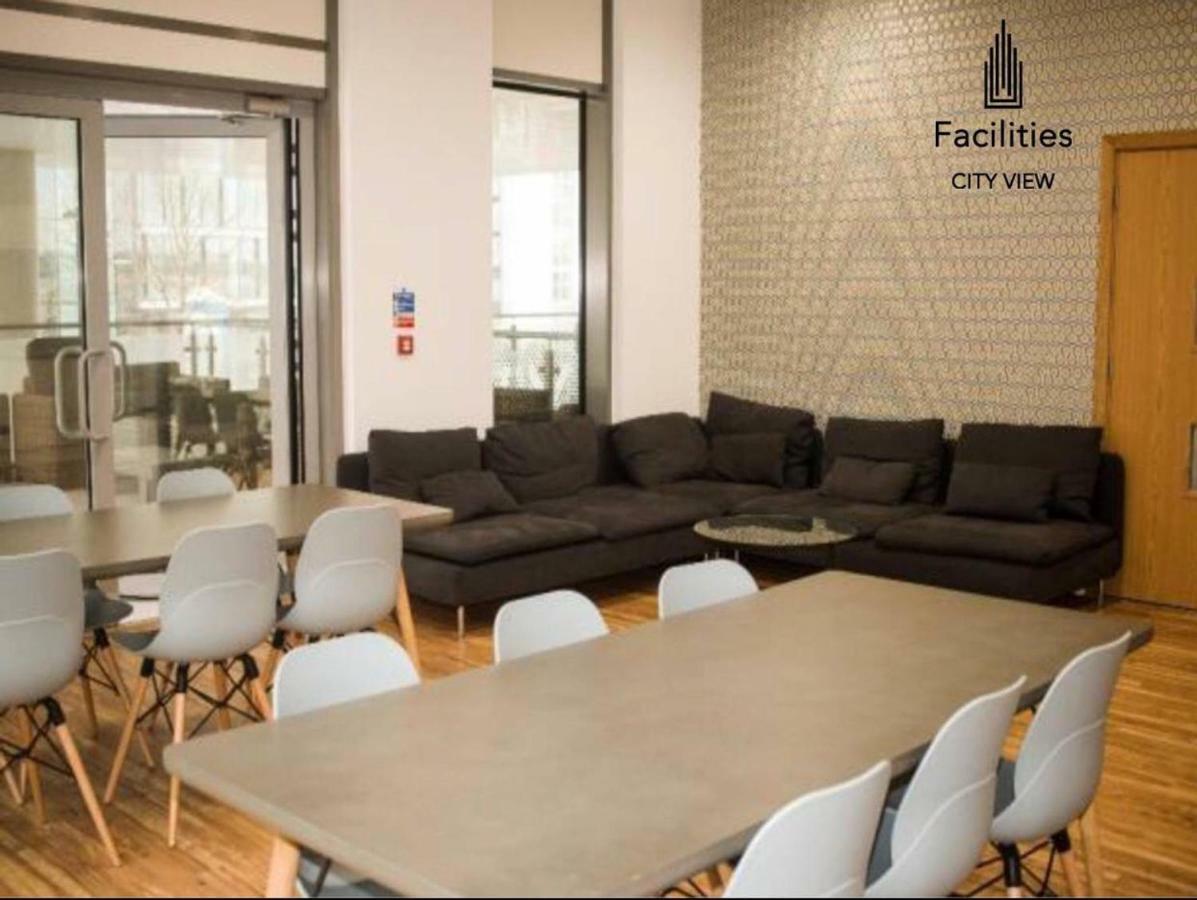 Studio Apartments Free Street Parking Subject To Availability مانشستر المظهر الخارجي الصورة