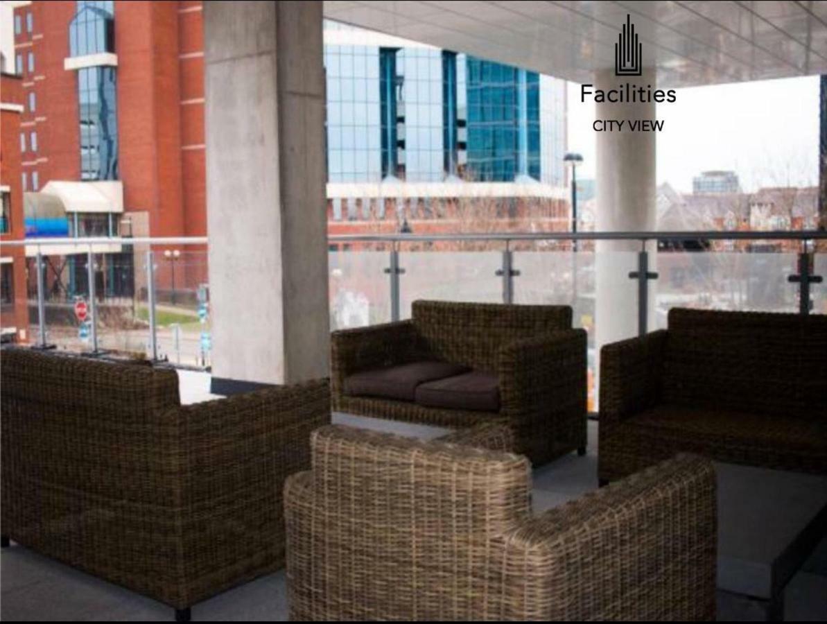 Studio Apartments Free Street Parking Subject To Availability مانشستر المظهر الخارجي الصورة